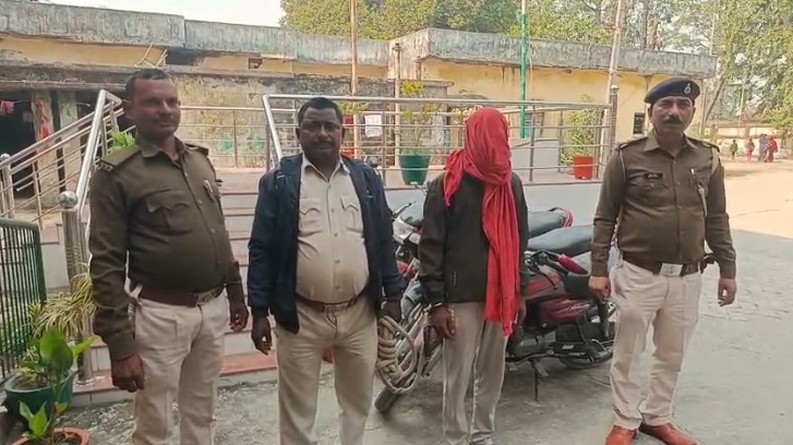 वैशाली जिले के पुलिस ने चार मोटरसाइकिल बरामद की,1 आरोपी गिरफ्तार