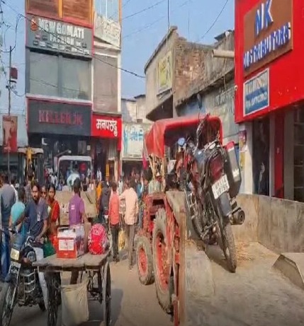 मधेपुरा अतिक्रमण हटाओ अभियान में अधिकारी के विवादित बयान से बवाल