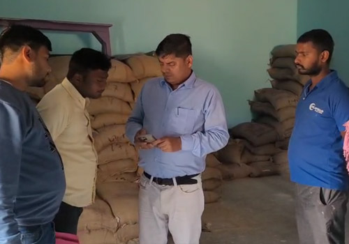 धीर गांव में राशन डीलर पर कार्रवाई की मांग, SDM के आदेश पर जांच जारी