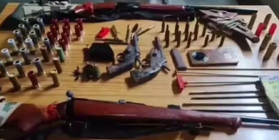 पटना में होमगार्ड जवान के घर हथियारों का जखीरा बरामद