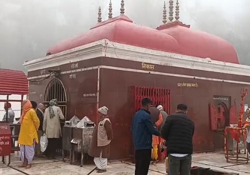 थावे दुर्गा मंदिर में बड़ी चोरी, देवी के सोने-चांदी के गहने गायब